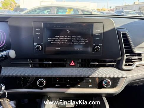 Certified 2025 Kia Sportage LX image 5