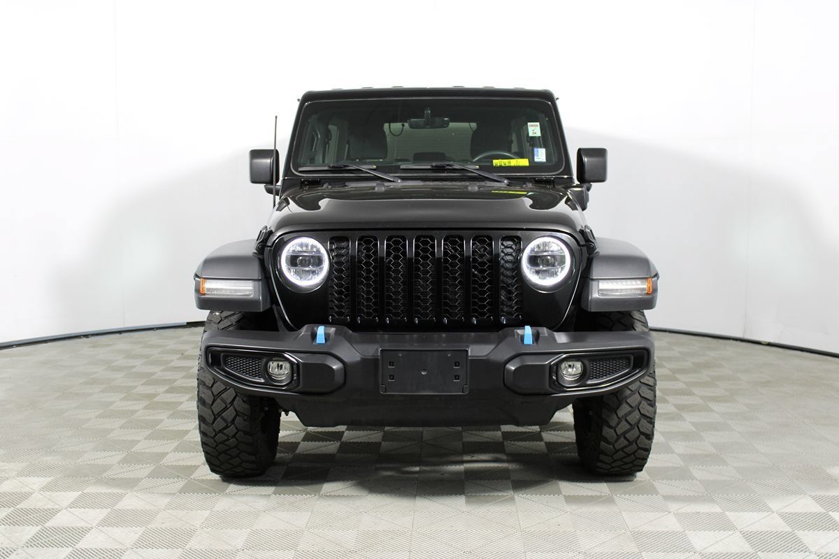 Used 2023 Jeep Wrangler Unlimited w/ Cold Weather Group AWD/4WD image 2