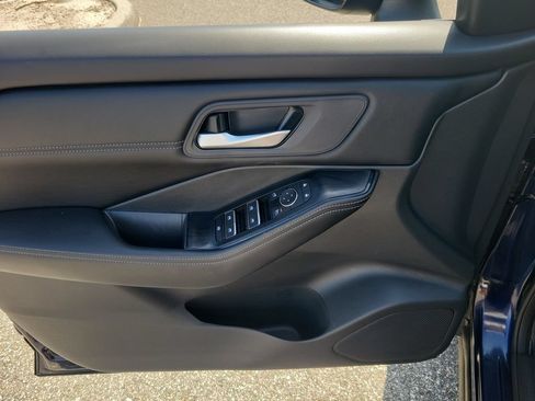 Certified 2024 Nissan Rogue SL FWD image 13