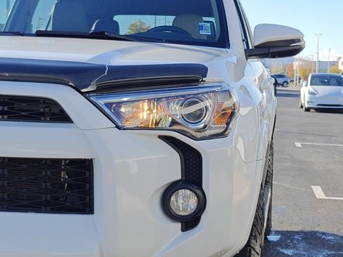 Used 2018 Toyota 4Runner SR5 Premium image 34