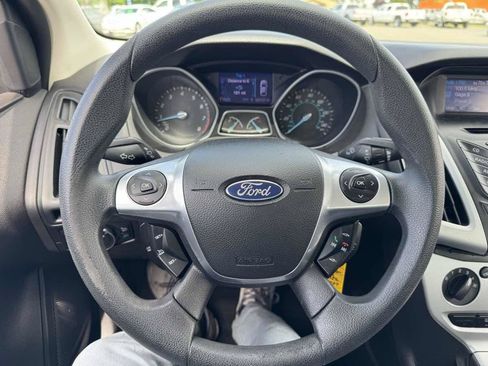 Used 2013 Ford Focus SE FWD image 24