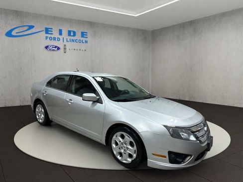 Used 2011 Ford Fusion SE image 1