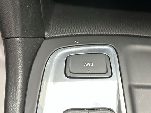 Used 2022 Chevrolet Equinox LT AWD/4WD image 34