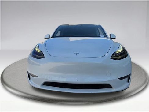 Used 2024 Tesla Model Y Long Range AWD/4WD image 9