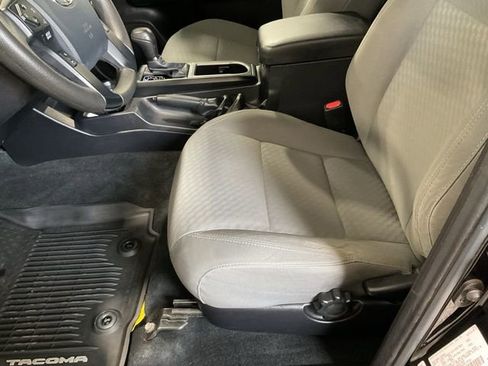 Used 2020 Toyota Tacoma SR image 10