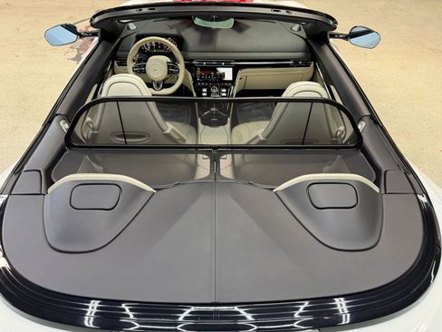 Used 2024 Aston Martin DB12 Convertible RWD image 42