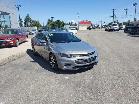 Used 2018 Chevrolet Malibu LT w/ True North Edition FWD image 4