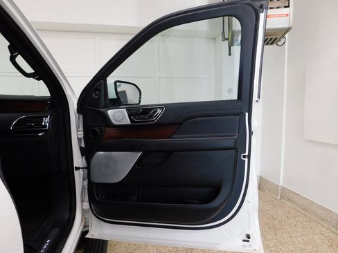 Used 2024 Lincoln Navigator Reserve w/ Equipment Group 201A image 94