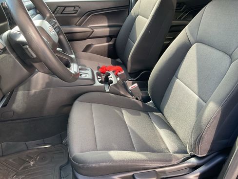 Used 2024 Chevrolet Colorado W/T image 15