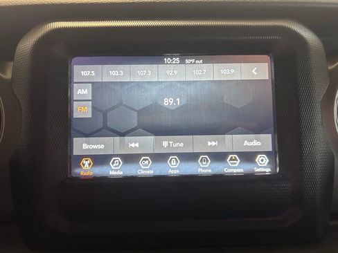 Used 2023 Jeep Gladiator Sport AWD/4WD image 12