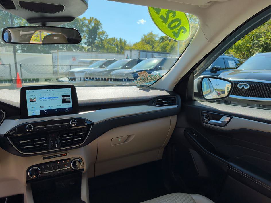 Used 2022 Ford Escape SEL w/ Technology Package FWD image 10