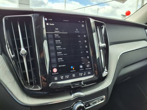 Certified 2025 Volvo XC60 B5 Plus AWD/4WD image 32