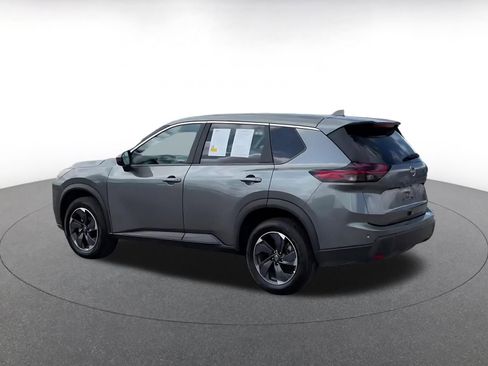 Used 2025 Nissan Rogue SV image 8