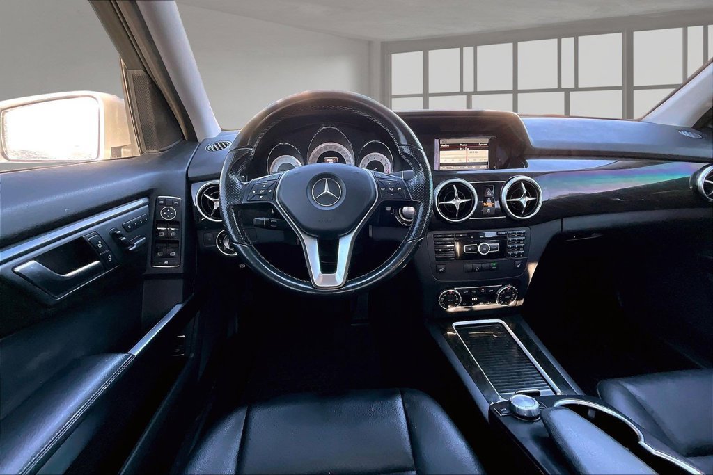 Used 2015 Mercedes-Benz GLK 350 4MATIC image 5