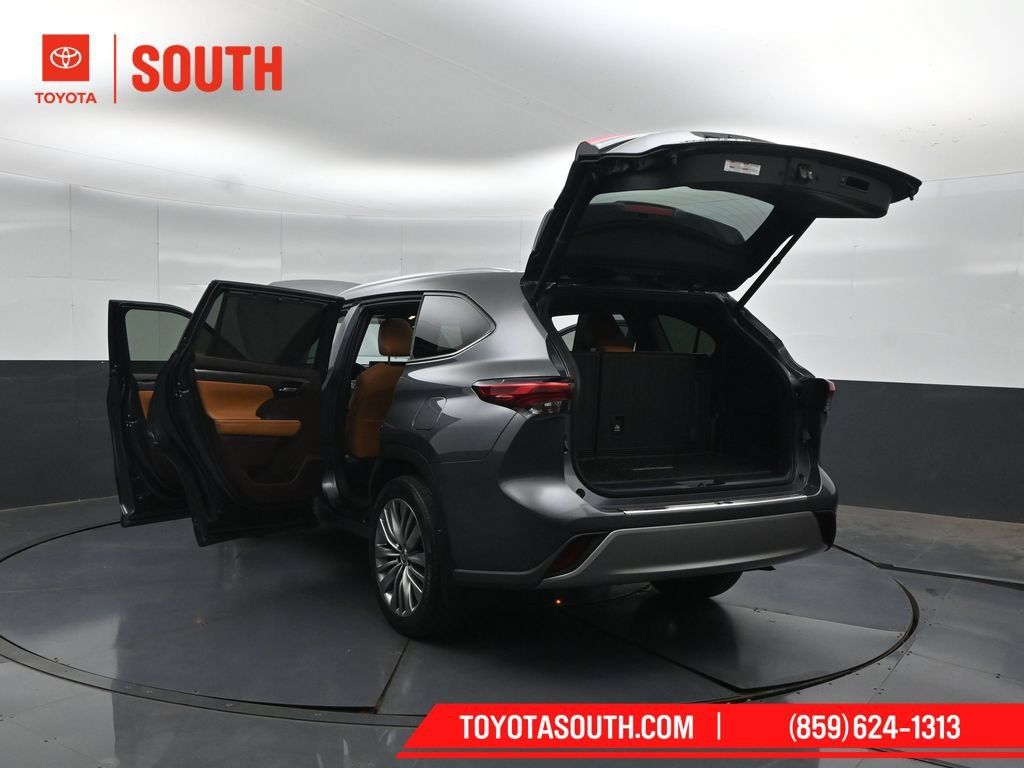 Used 2020 Toyota Highlander Platinum AWD/4WD image 57