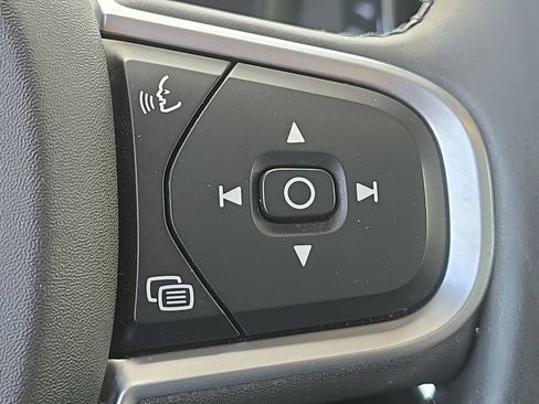 Used 2020 Volvo S60 T5 Momentum FWD image 16
