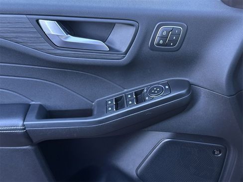 Used 2023 Ford Escape Platinum w/ Premium Technology Package image 15