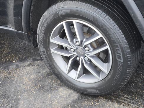 Certified 2021 Jeep Grand Cherokee Limited image 18