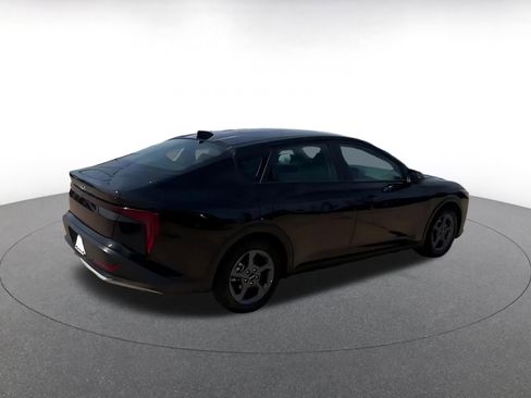 Used 2025 Kia K4 LXS image 14