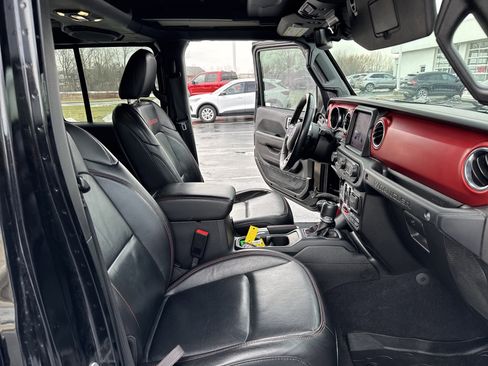 Used 2019 Jeep Wrangler Unlimited Rubicon image 31