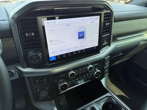 Used 2025 Ford F150 Lariat w/ Tow/Haul Package AWD/4WD image 18