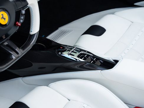 Used 2024 Ferrari SF90 Spider image 63