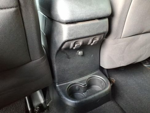 Used 2015 Jeep Wrangler Unlimited Sport AWD/4WD image 12