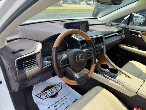 Used 2017 Lexus RX 350 Premium w/ Premium Package FWD image 16