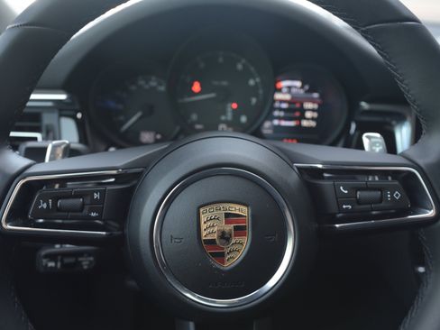 Certified 2026 Porsche Macan AWD/4WD image 16