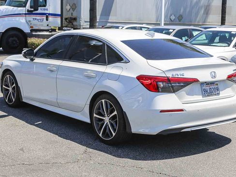 Used 2023 Honda Civic Touring image 6