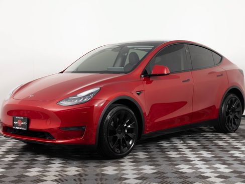 Used 2023 Tesla Model Y Long Range AWD/4WD image 1
