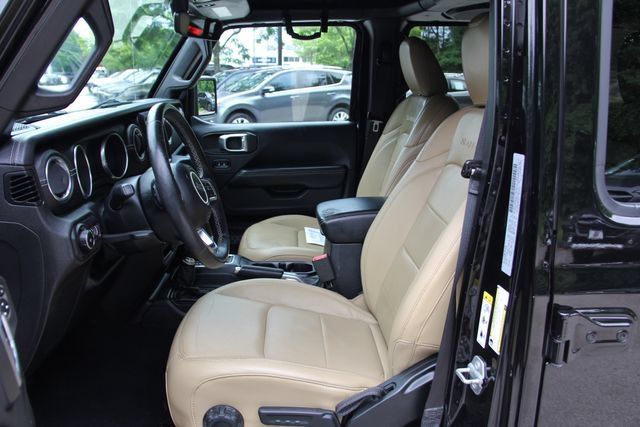 Used 2018 Jeep Wrangler Unlimited Sahara AWD/4WD image 16