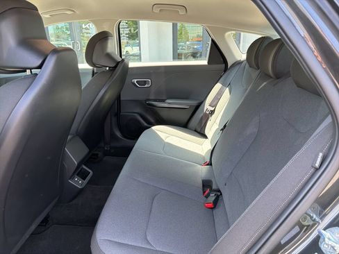 Used 2025 Kia K4 FWD image 18