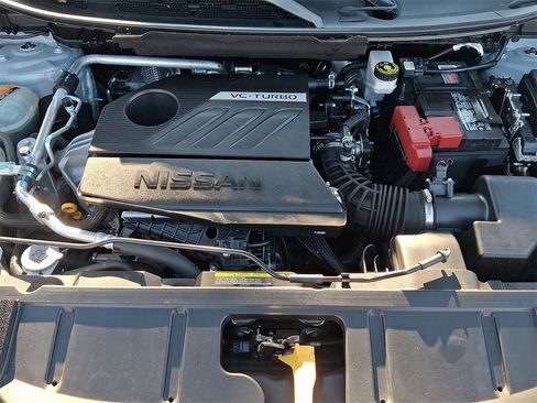 Used 2024 Nissan Rogue SV image 28
