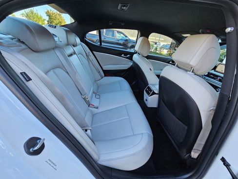 Used 2025 Genesis G70 2.5T image 28