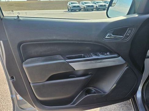 Used 2018 Chevrolet Colorado LT w/ LT Convenience Package image 10