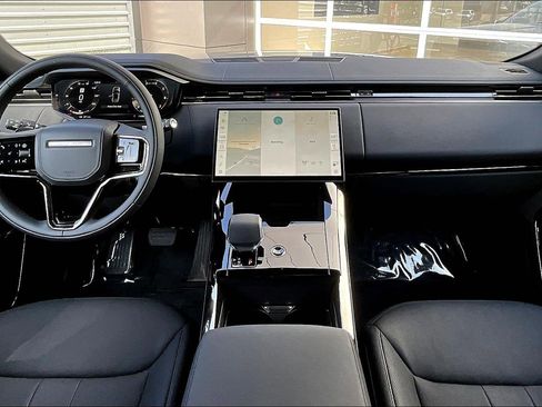 Used 2025 Land Rover Range Rover Sport SE image 15