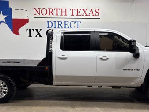 Used 2022 Chevrolet Silverado 2500 LT w/ Convenience Package image 4