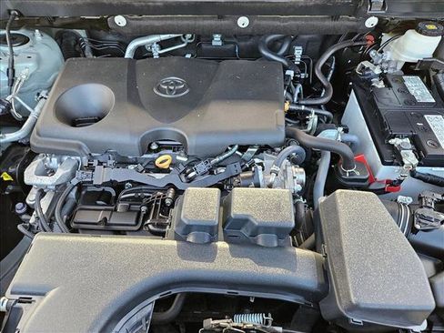 Used 2022 Toyota RAV4 XLE w/ XLE Grade Weather Package image 19