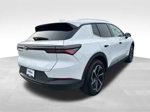 New 2026 Chevrolet Equinox EV LT image 5