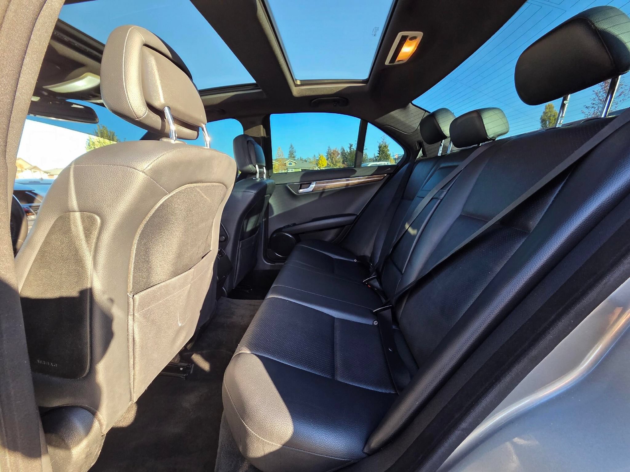Used 2008 Mercedes-Benz C 350 Sport image 25