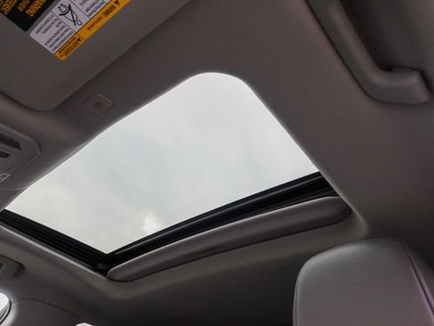 Certified 2023 Toyota Highlander XLE image 31