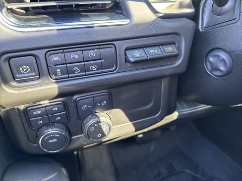 Certified 2023 Chevrolet Suburban High Country image 34