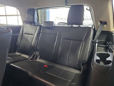 Used 2024 Ford Expedition XLT image 37