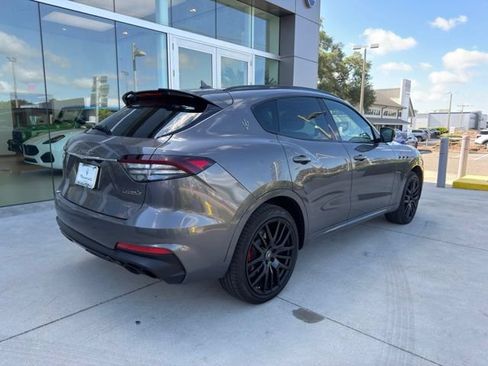 Used 2022 Maserati Levante GT AWD/4WD image 4