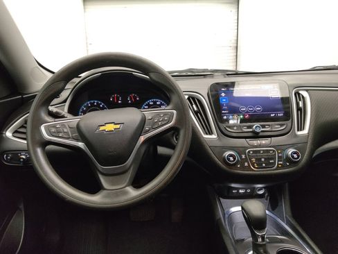 Used 2022 Chevrolet Malibu LT FWD image 22