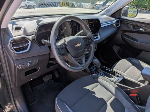 Used 2025 Chevrolet TrailBlazer LS w/ LS Convenience Package AWD/4WD image 12
