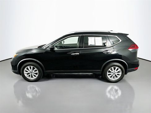 Used 2019 Nissan Rogue SV image 4