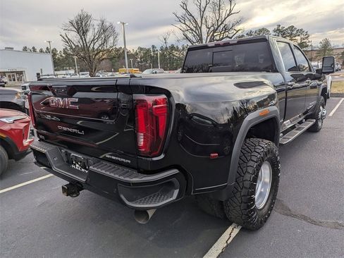 Used 2023 GMC Sierra 3500 Denali image 8