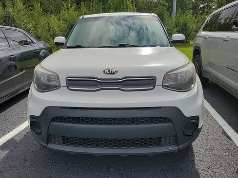 Used 2018 Kia Soul FWD image 2